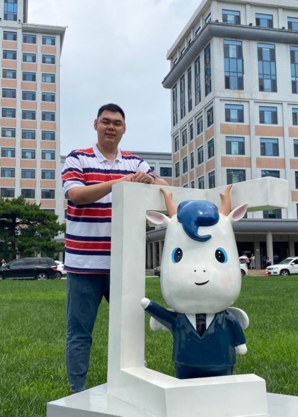 管办副主任科员 周子超